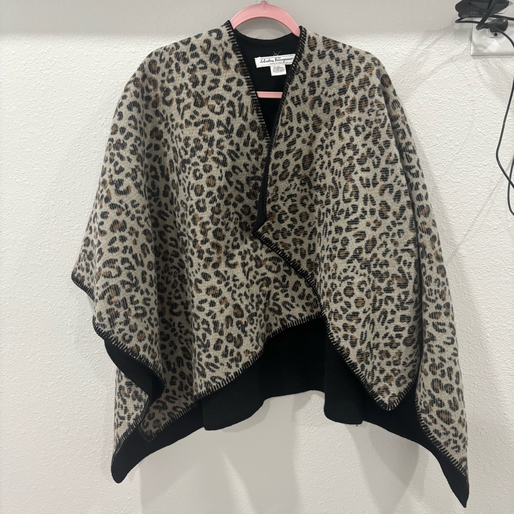 Vintage Salvatore Ferragamo cape wool and cashmere